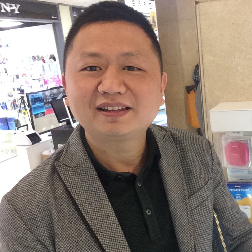 雷華CEO